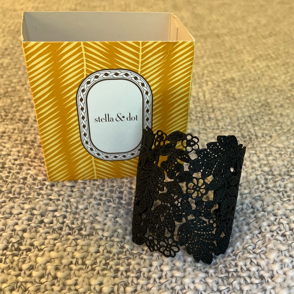 Stella & Dot Chantilly Lace Cuff - Black